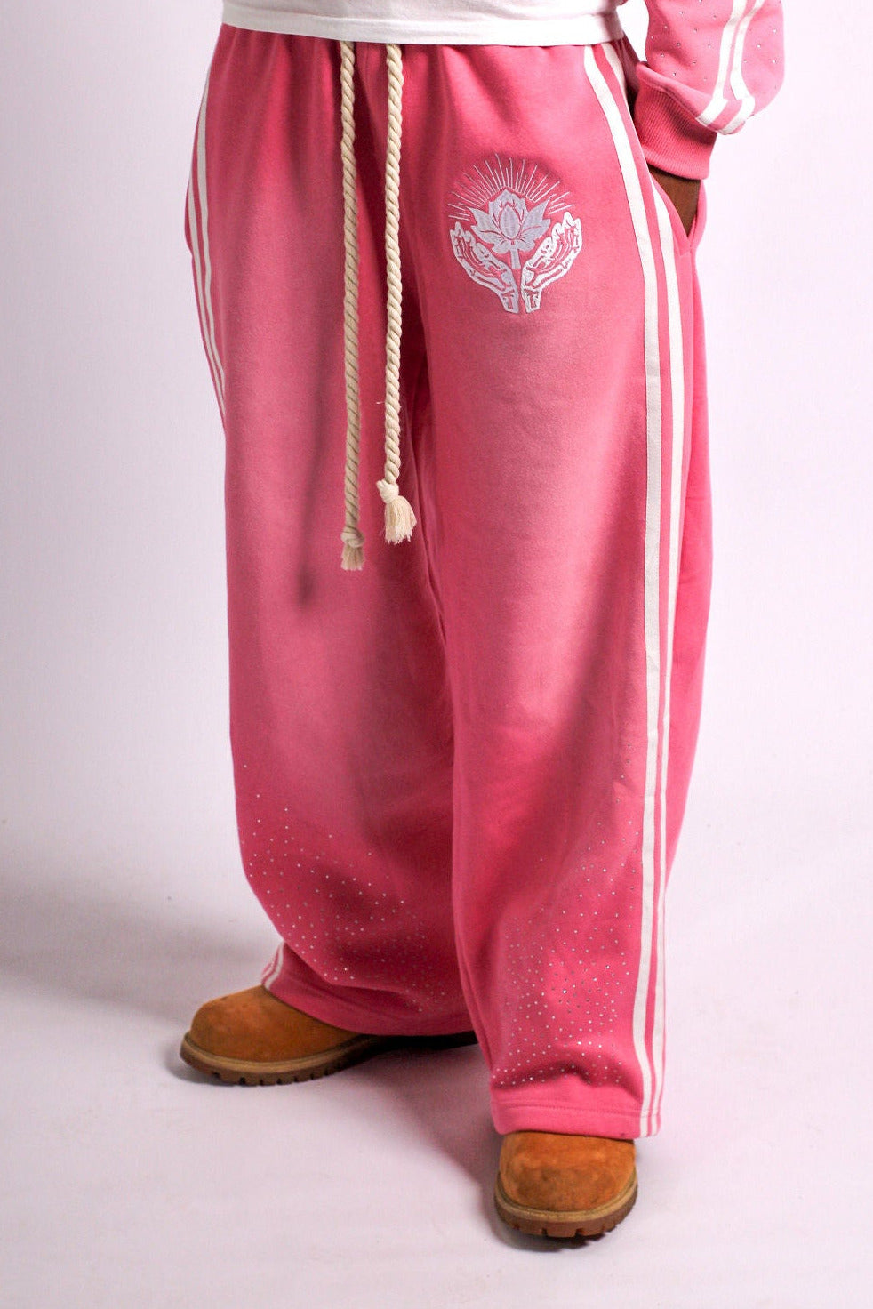 Modle 5'7 wearing a small